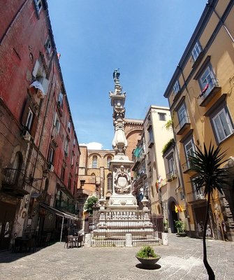 성 제나로 오벨리스크 (오벨리스코 디 산 젠나로)